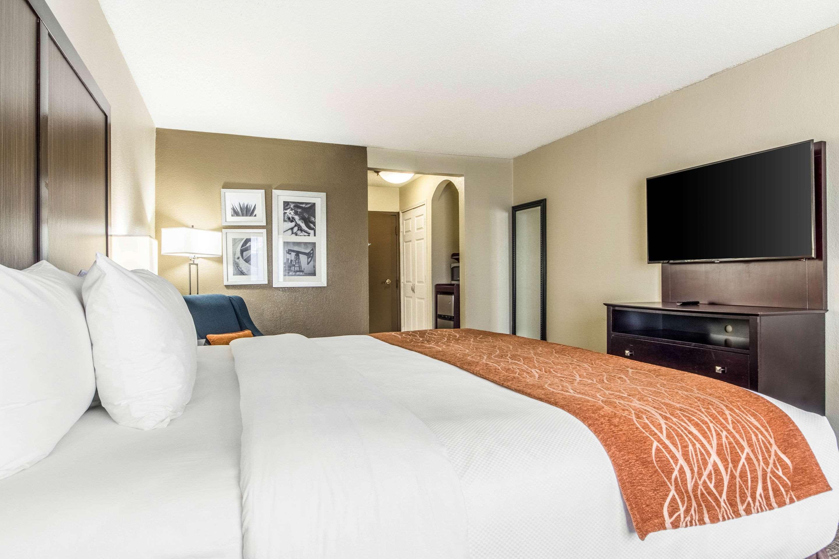 Comfort Inn Dallas Park Central Екстериор снимка