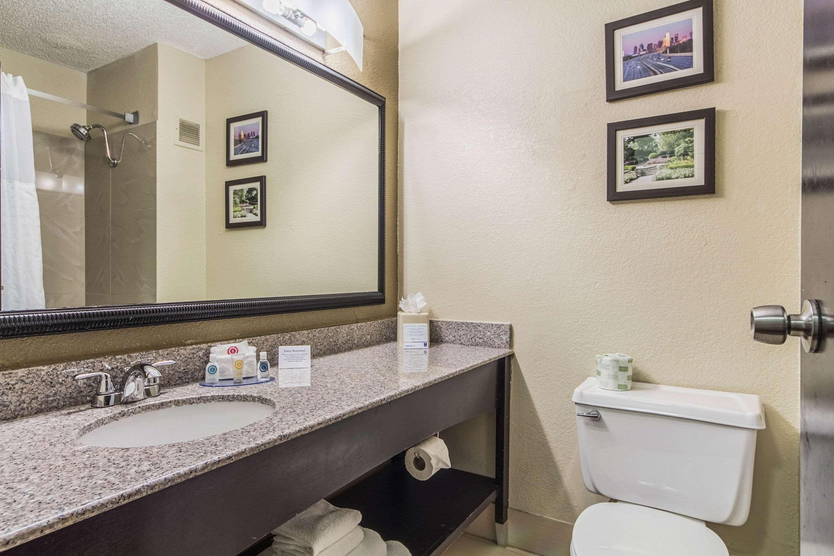 Comfort Inn Dallas Park Central Екстериор снимка