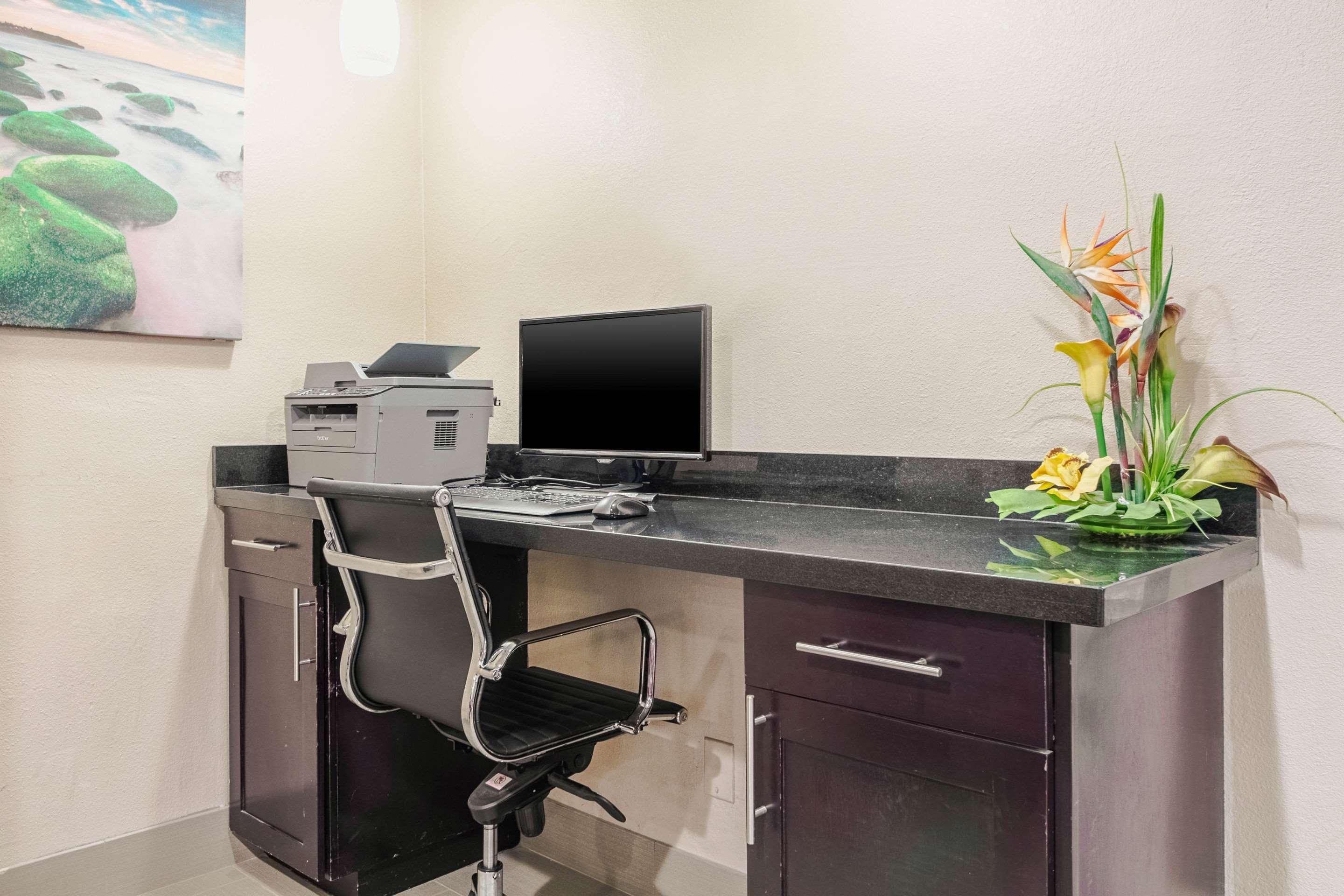 Comfort Inn Dallas Park Central Екстериор снимка