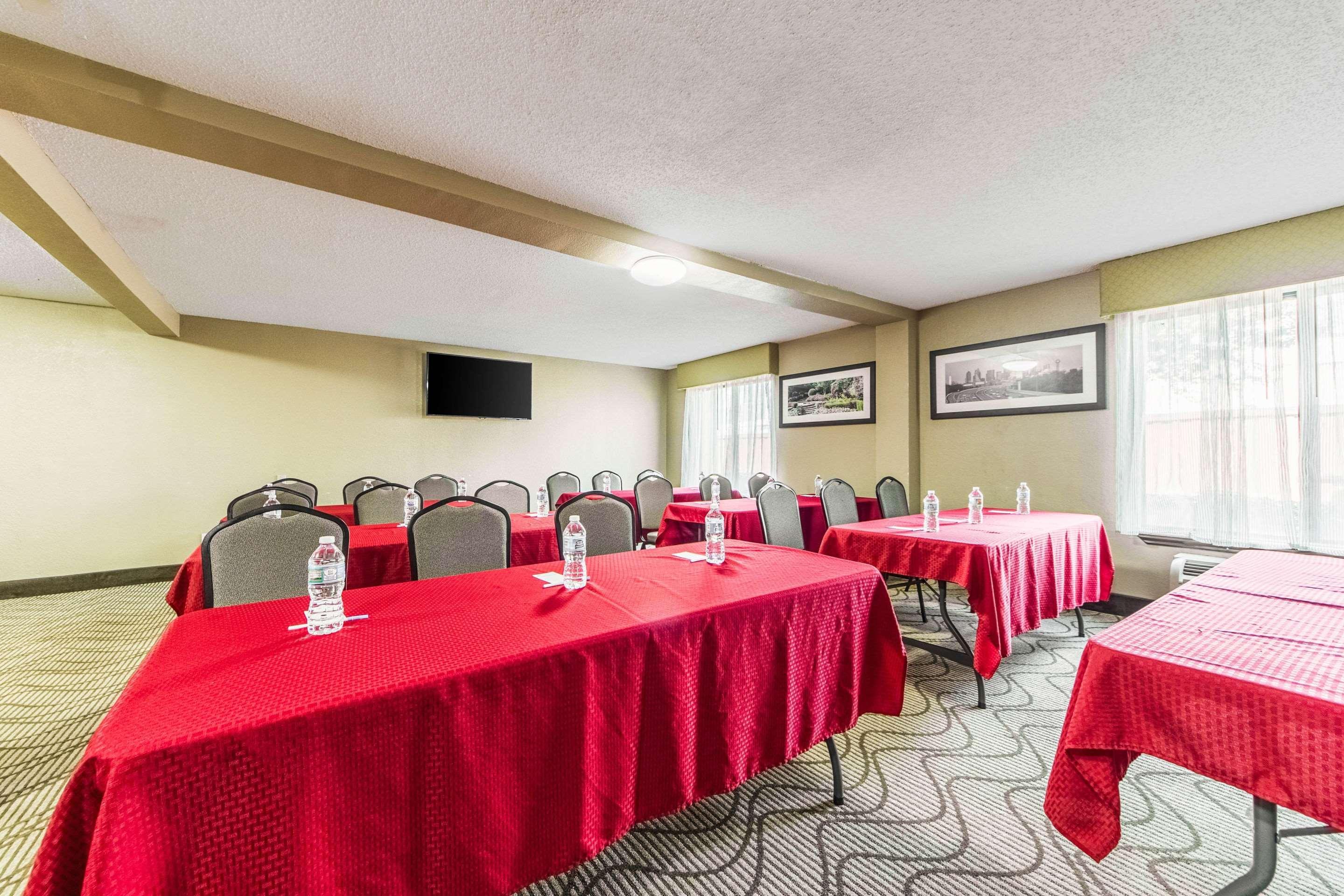 Comfort Inn Dallas Park Central Екстериор снимка