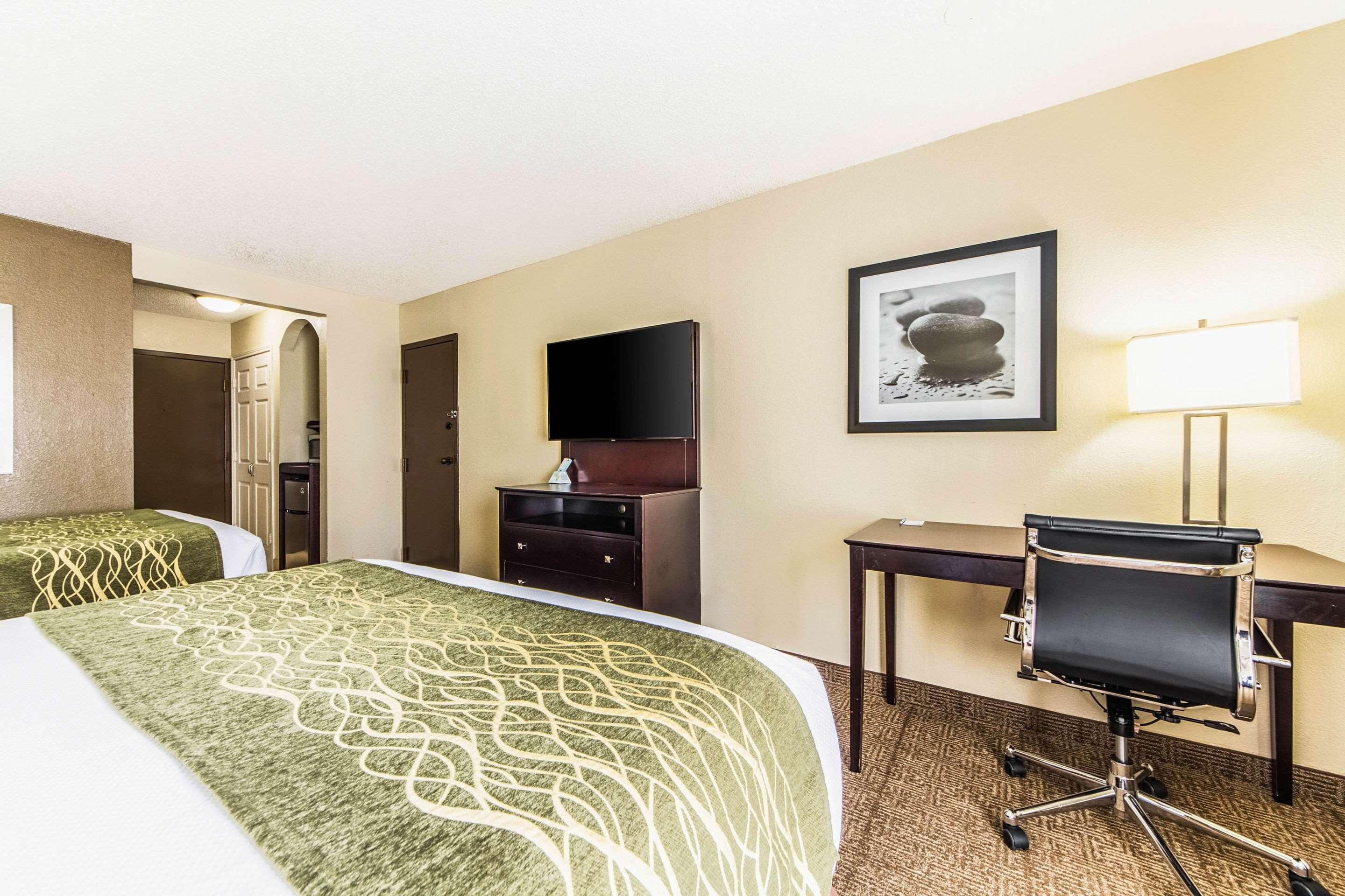 Comfort Inn Dallas Park Central Екстериор снимка