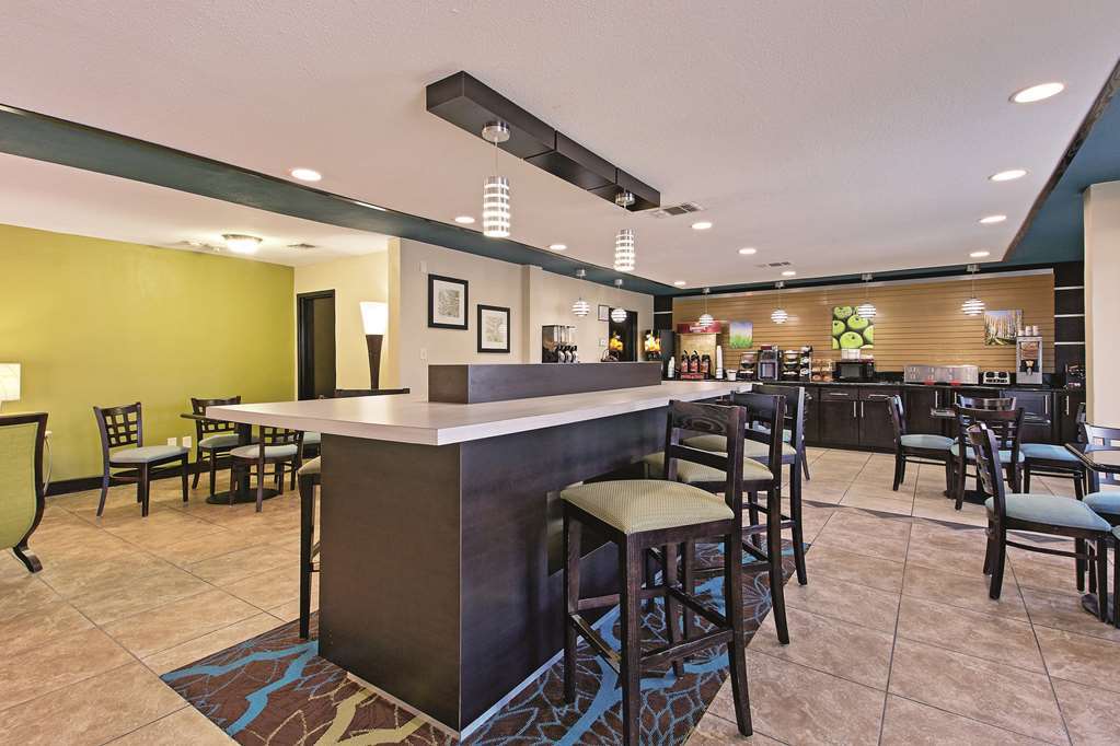 Comfort Inn Dallas Park Central Съоръжения снимка
