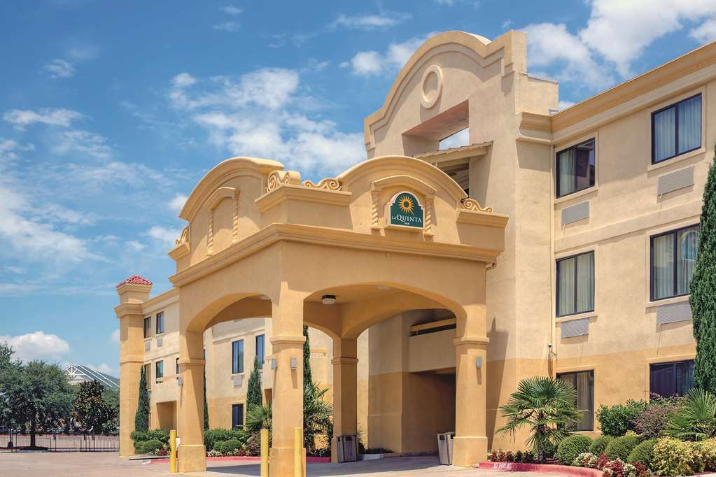 Comfort Inn Dallas Park Central Екстериор снимка