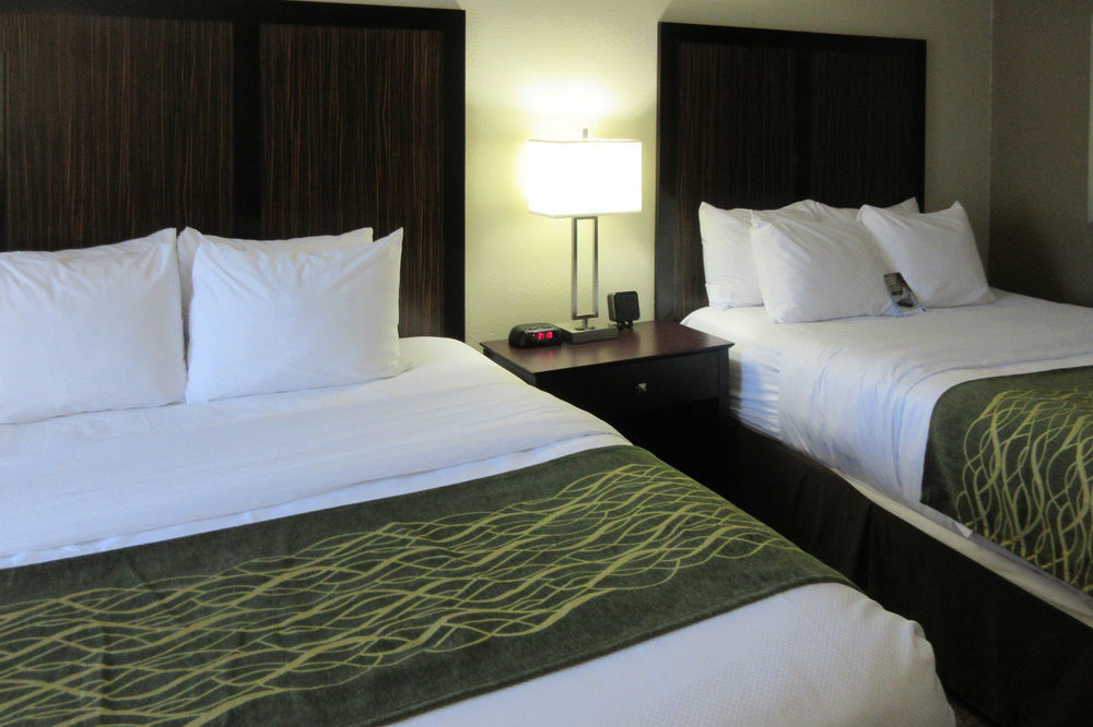 Comfort Inn Dallas Park Central Екстериор снимка